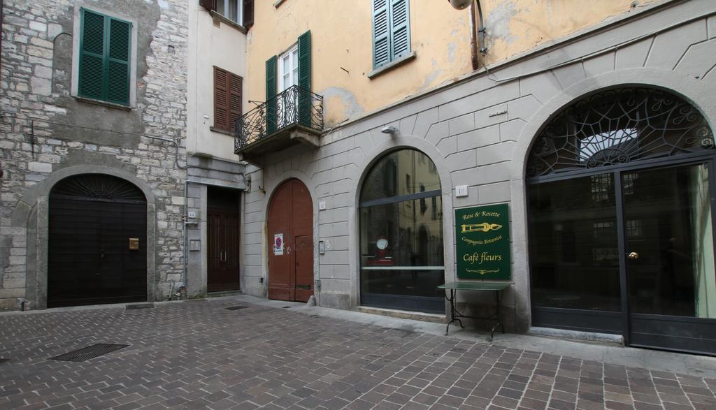 Ancient Courtyard Bonanomi In Como Historic Centre المظهر الخارجي الصورة